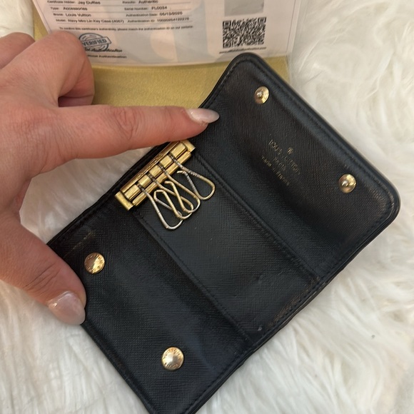 Louis Vuitton Monogram Navy Mini Lin 4 Key Case with COA - Picture 3 of 7